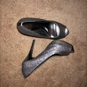 VERY SPARKLY HEELS